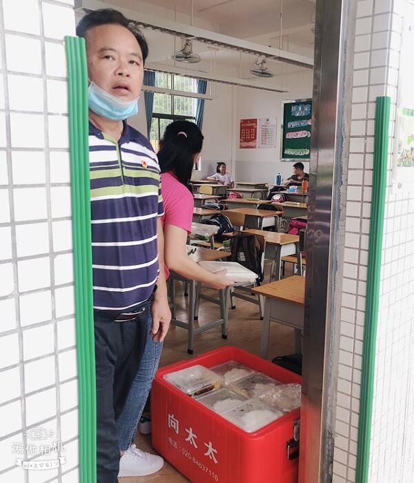 番禺石樓鎮(zhèn)聯(lián)圍小學學生餐配送